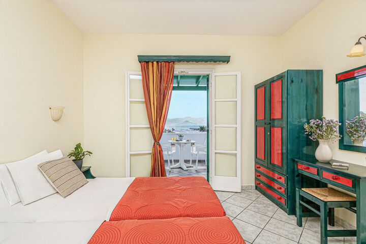 Room 6 of 42