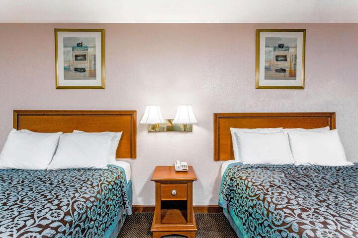 1 King Bed (1 of 7)