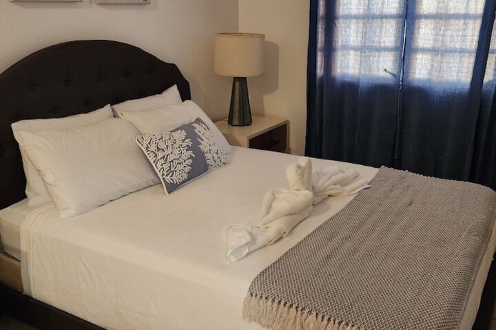 Room 3 of 48