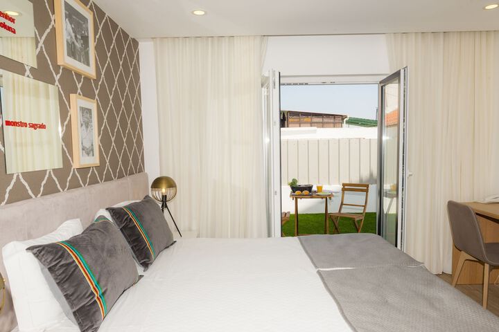 Room 35 of 77