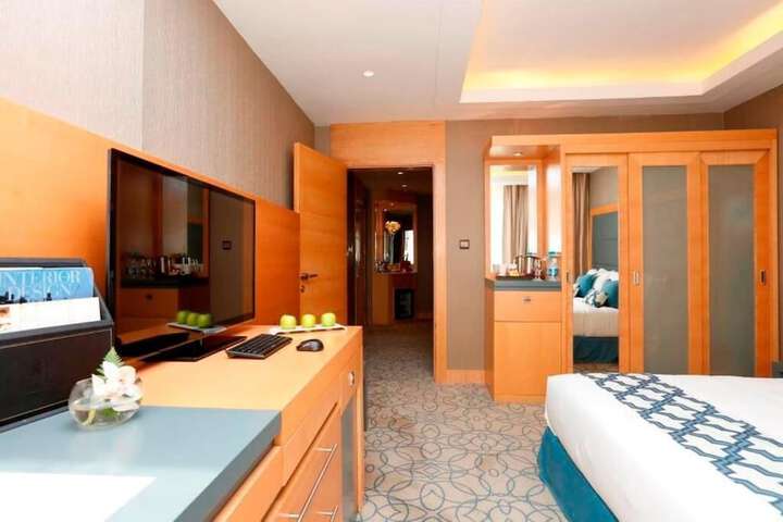 Room 27 of 50