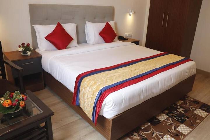 Room 2 of 7