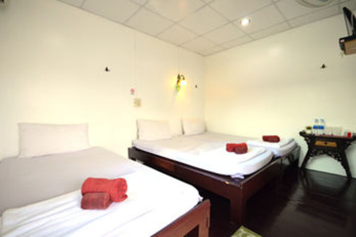 Room 35 of 59