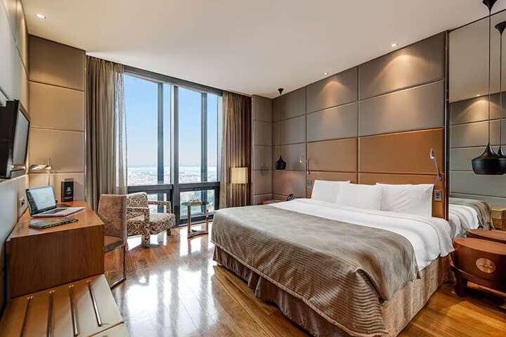Room 30 of 81