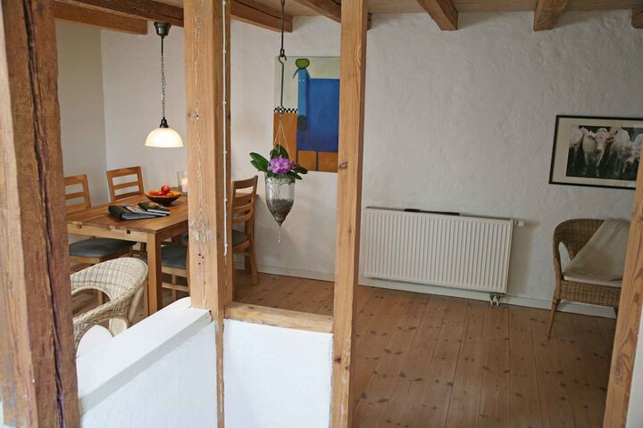 Room 83 of 189