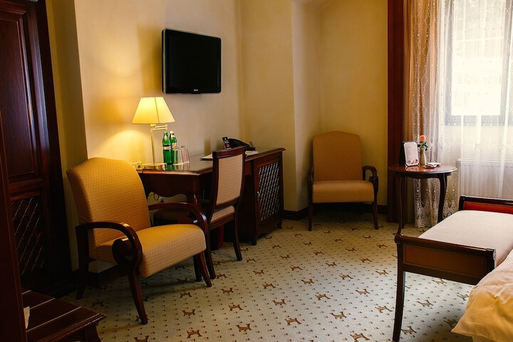 Room 19 of 60