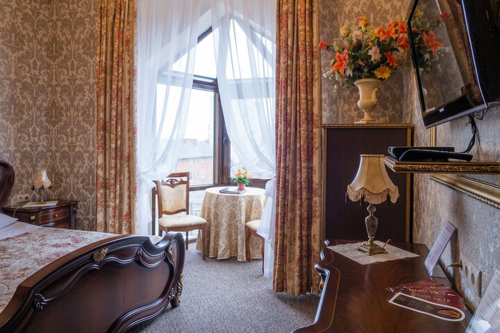Room 34 of 63