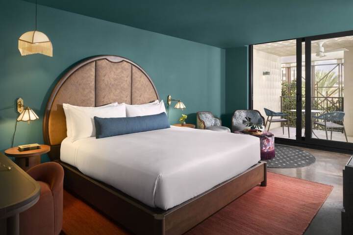 Room 42 of 185
