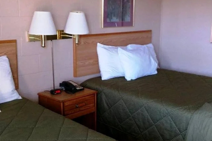 Room 2 of 4
