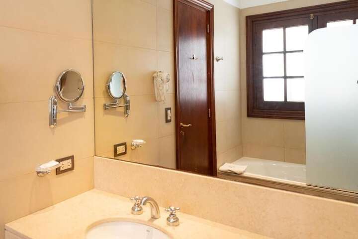 Room 8 of 15