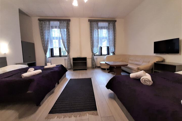 Room 14 of 33