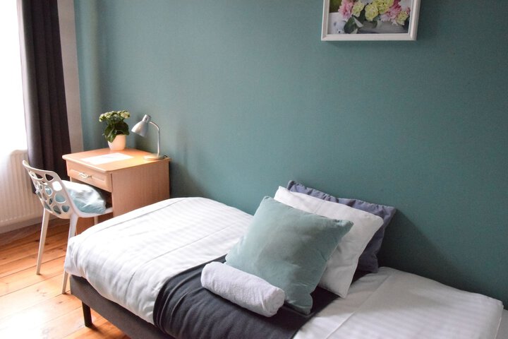 Room 16 of 72