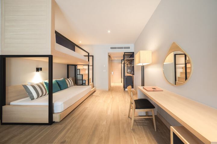 Room 43 of 89