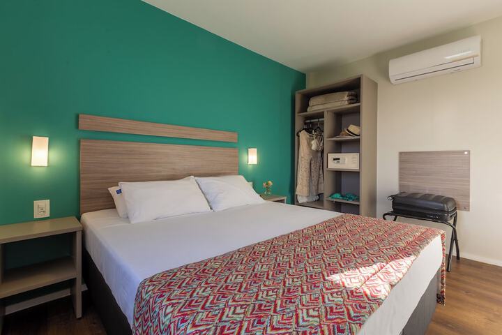 Room 40 of 162