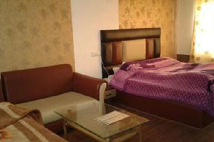 Room 14 of 23