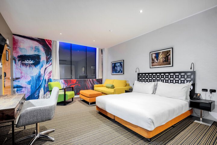 Room 22 of 61