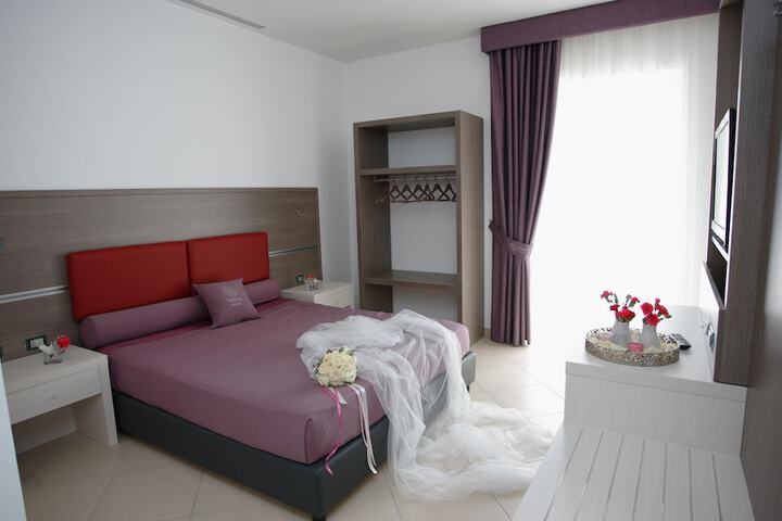 Room 2 of 39