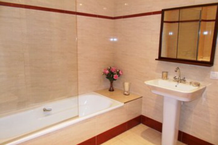 Room 4 of 25