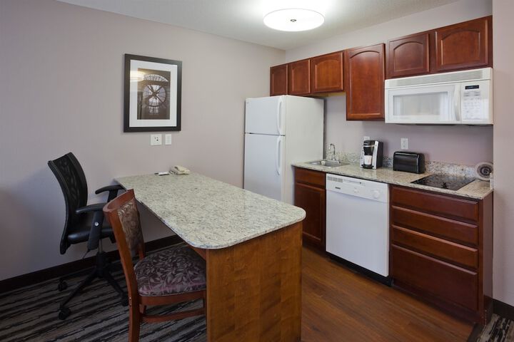 Suite Queen Size Bed (5 of 7)