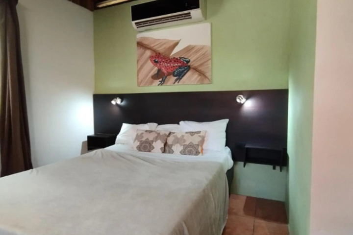Room 5 of 25