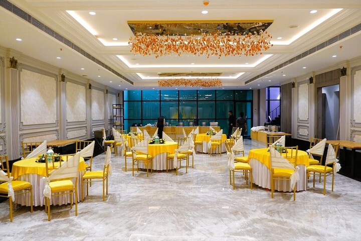 Ballroom/Hall 108 of 117