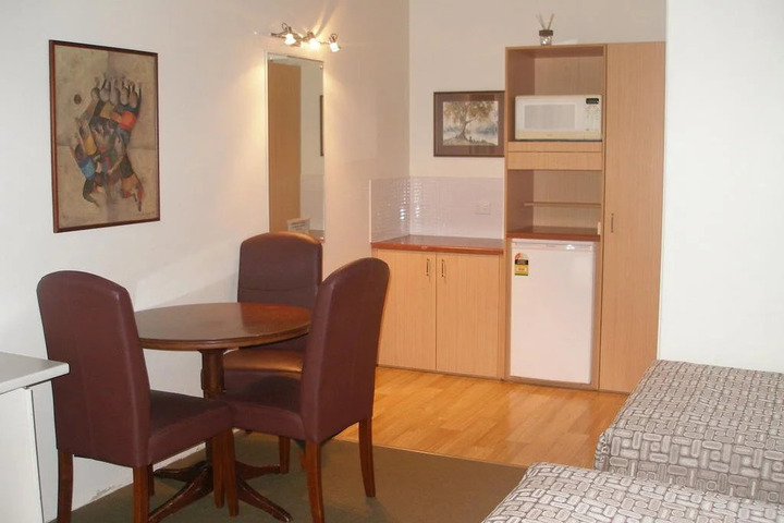 APOLLON MOTOR INN GOLDEN CHAIN
