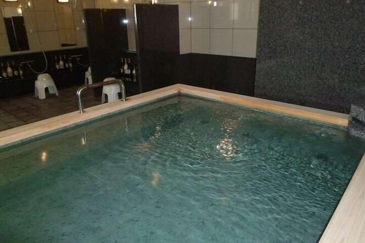 Room 7 of 10