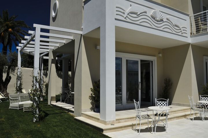 Terrace/Patio 49 of 51