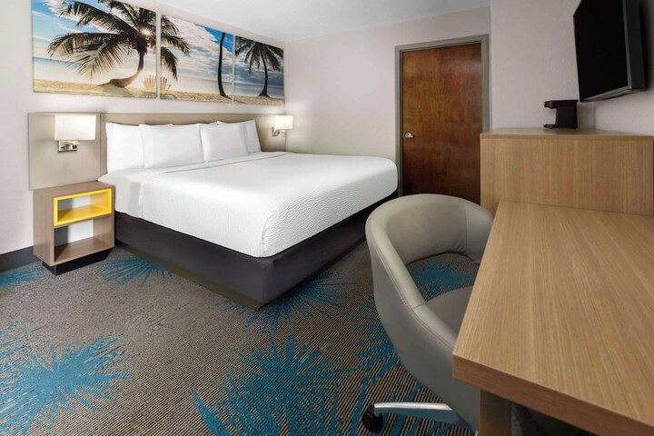 1 King Bed Mobility Accessible (3 of 11)