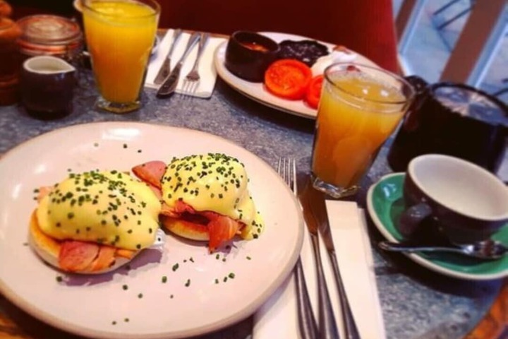 Breakfast/Coffee Service 80 of 102