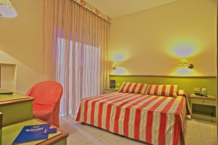 Room 12 of 87