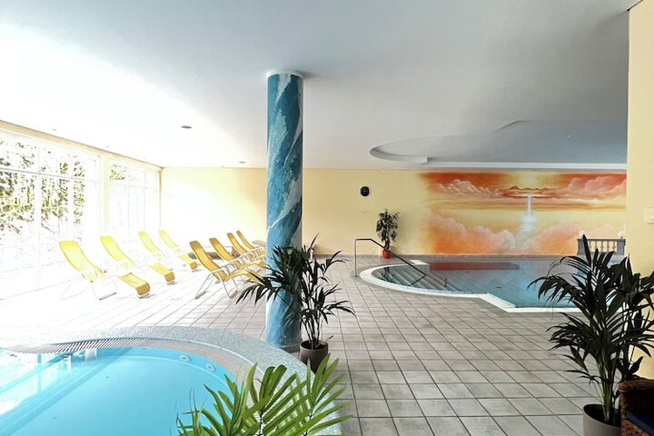 Pool 17 of 32