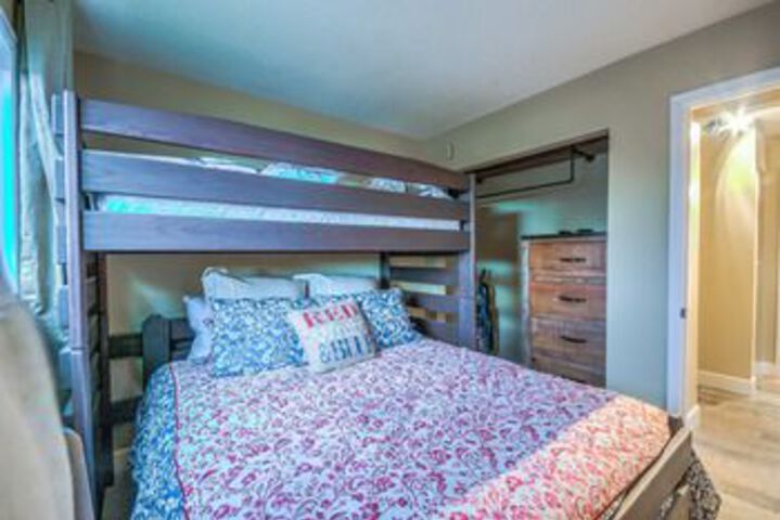 Room 62 of 168