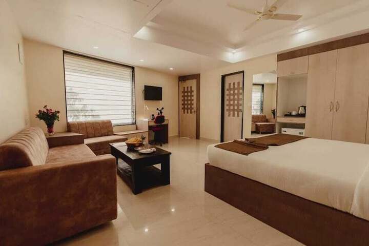 Room 3 of 14