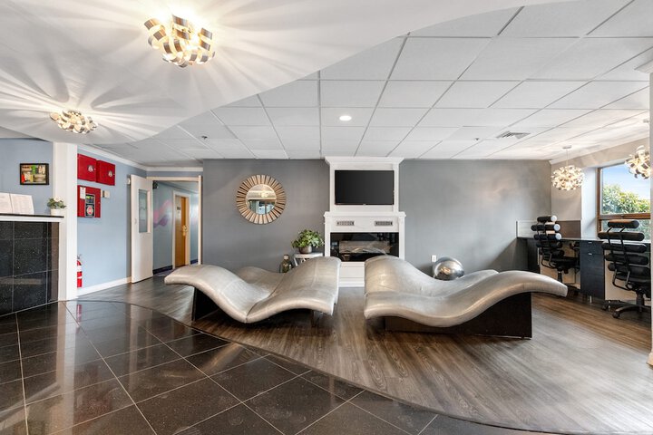 Guest Lobby