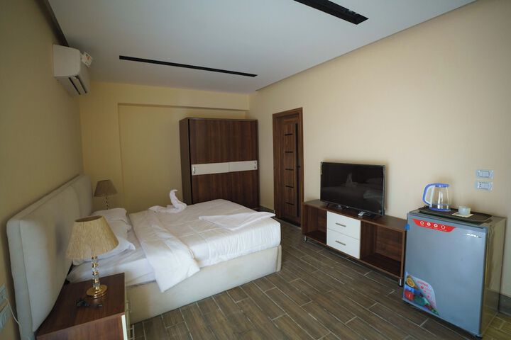 Room 18 of 31