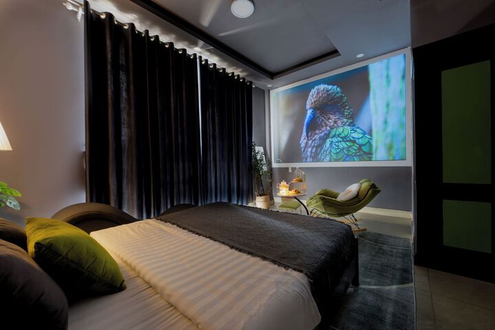 Room 27 of 41