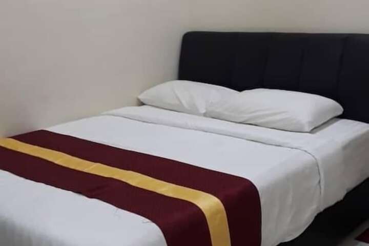 Room 9 of 11