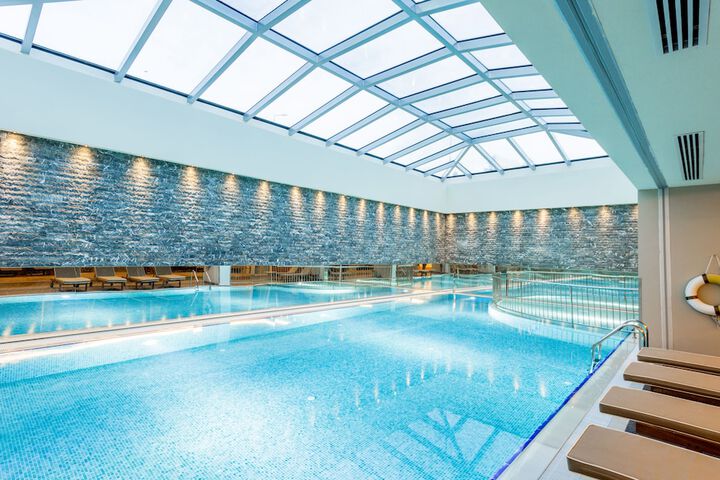 Pool Hotel