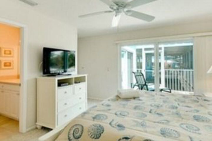 Room 6 of 25