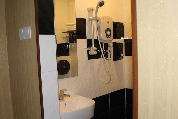 Room 15 of 22