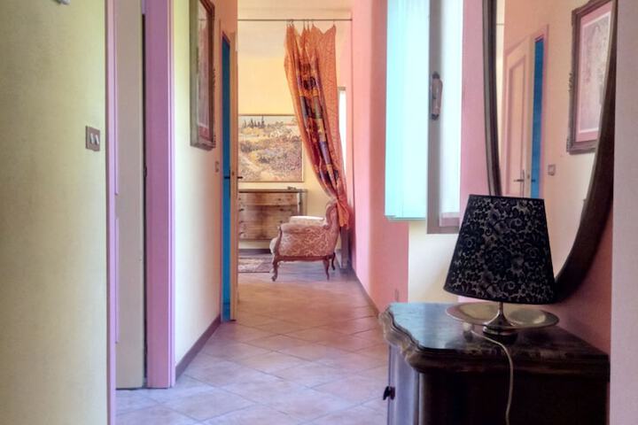 Room 16 of 32