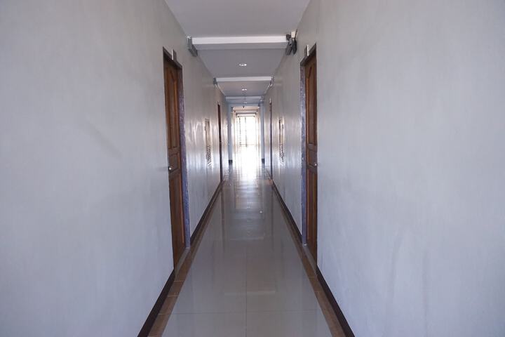 Ballroom/Hall 33 of 38