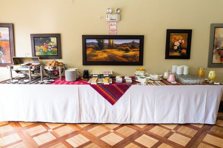 Dining 8 of 10