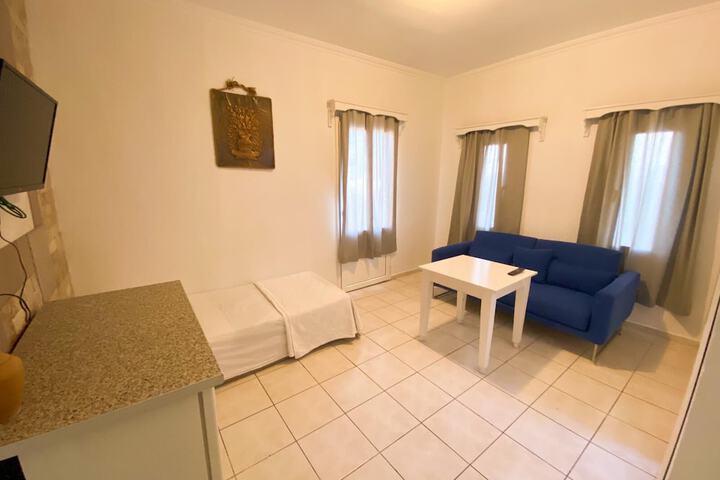 Room 8 of 18