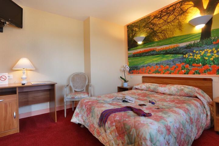 Room 9 of 34