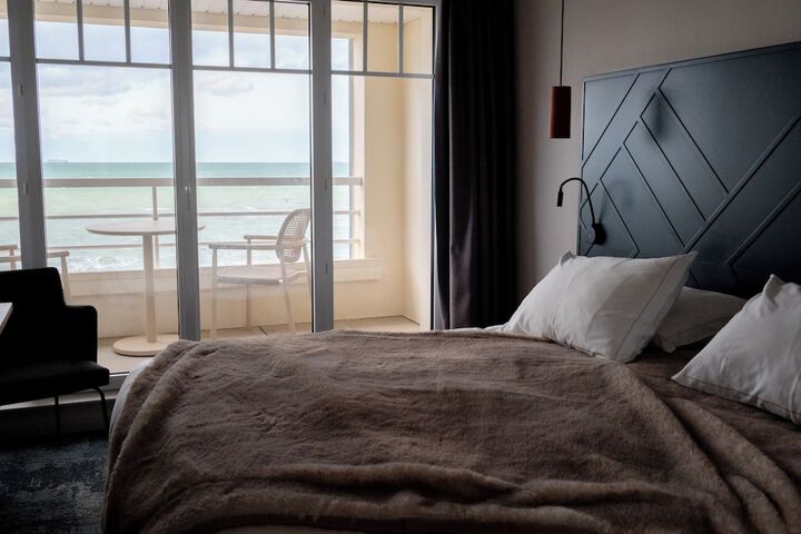 Room 28 of 98