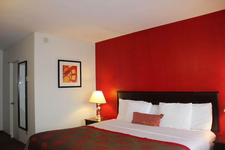 Room 5 of 15