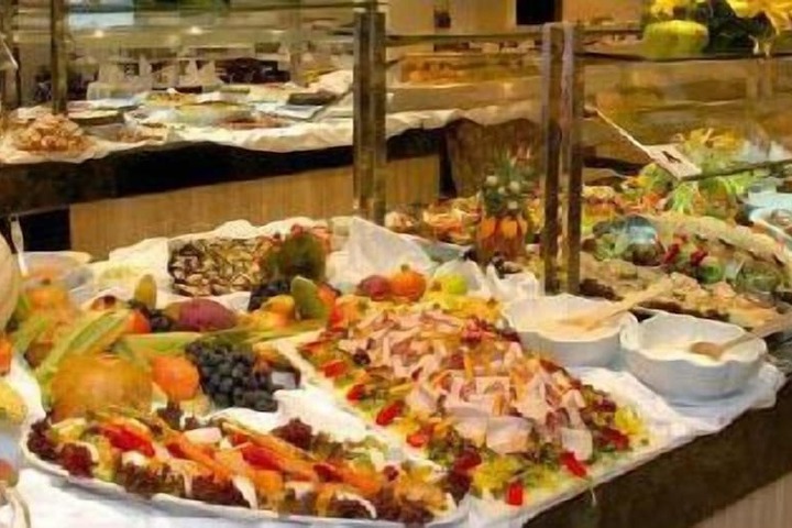 Dining 74 of 89