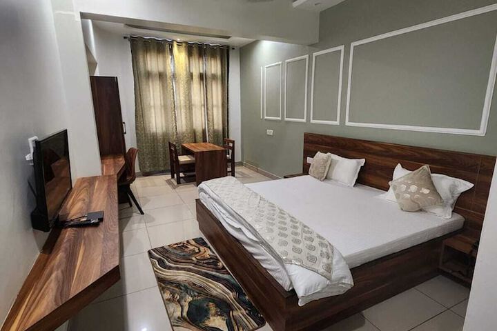 Room 2 of 14